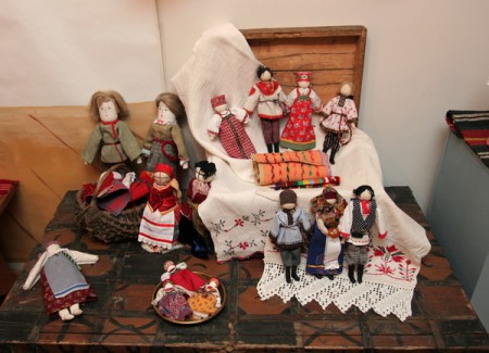 Красавицы, девицы и иные лица