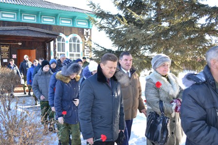 ДОРОГАМИ ШУРАВИ